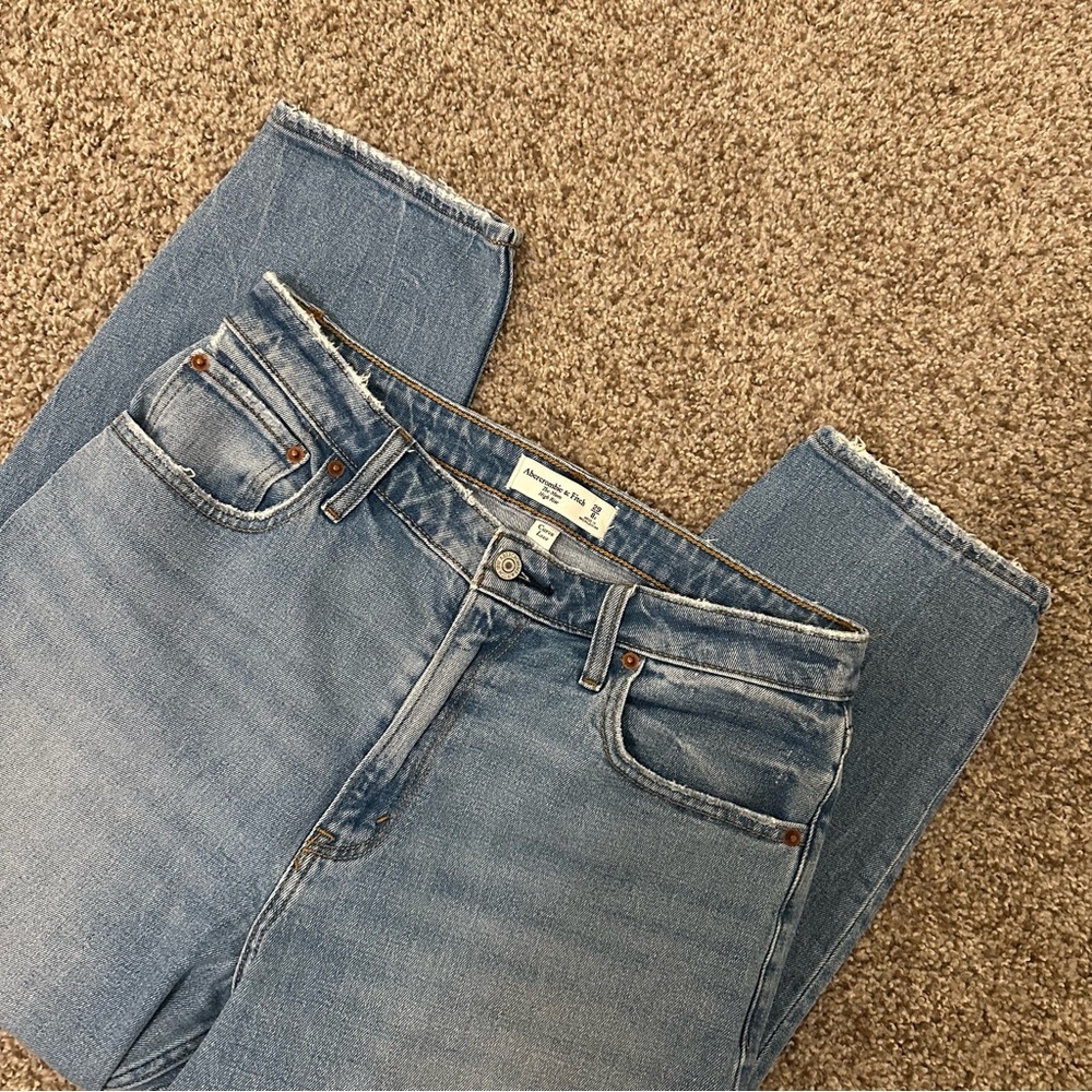 Abercrombie CURVE LOVE High Rise Mom Jeans